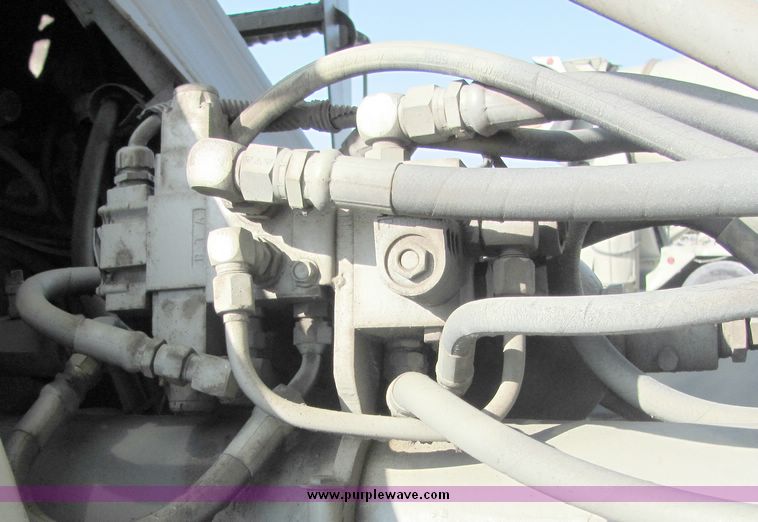 image for item 3424 1991 Mack concrete truck