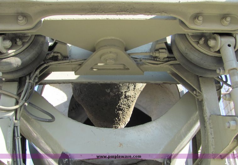 image for item 3424 1991 Mack concrete truck