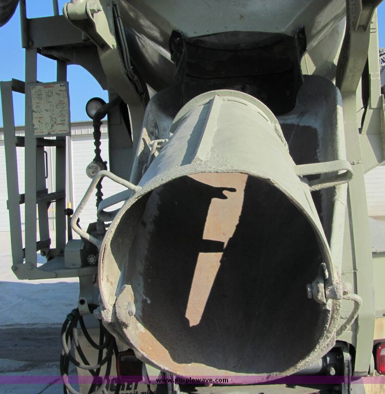 image for item 3424 1991 Mack concrete truck