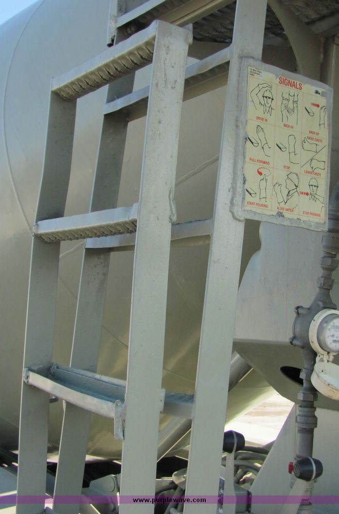 image for item 3424 1991 Mack concrete truck