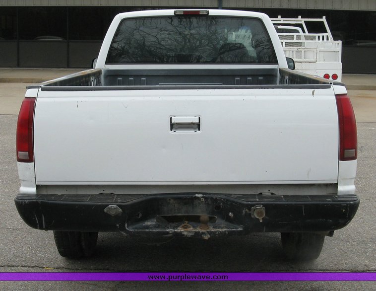 image for item 3542 1996 Chevrolet C2500 extended cab pickup truck