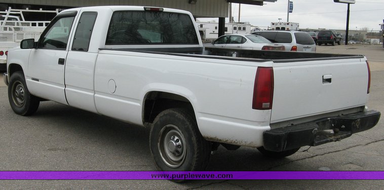 image for item 3542 1996 Chevrolet C2500 extended cab pickup truck