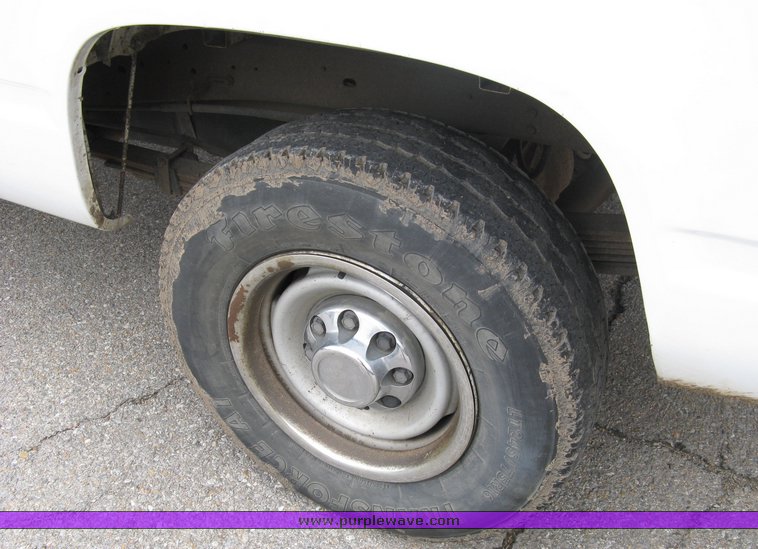 image for item 3542 1996 Chevrolet C2500 extended cab pickup truck