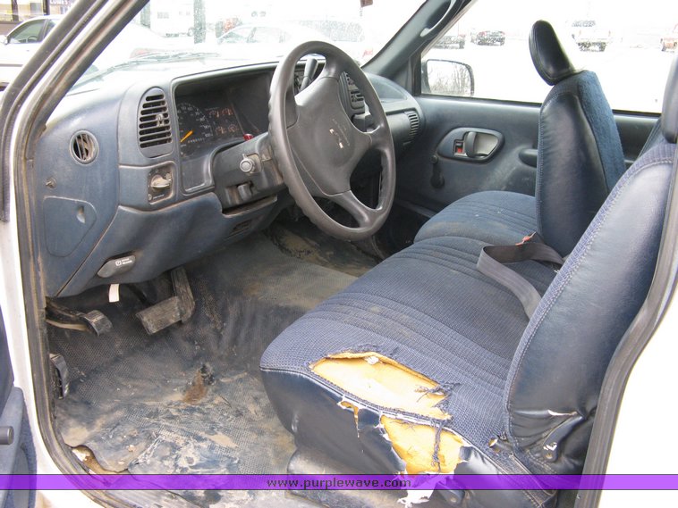 image for item 3542 1996 Chevrolet C2500 extended cab pickup truck