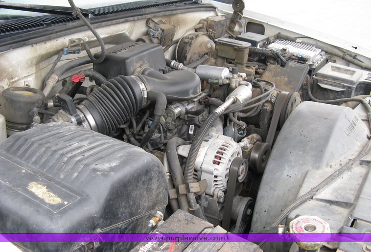 image for item 3542 1996 Chevrolet C2500 extended cab pickup truck