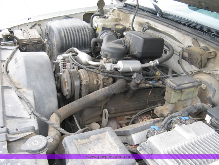 image for item 3542 1996 Chevrolet C2500 extended cab pickup truck