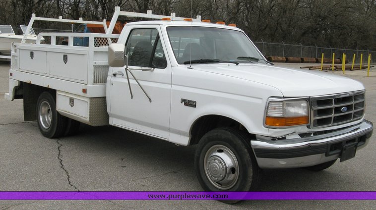 image for item 3543 1996 Ford F350 pickup truck
