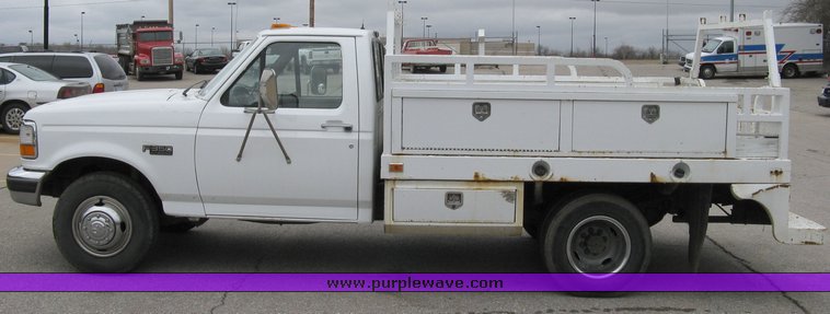image for item 3543 1996 Ford F350 pickup truck