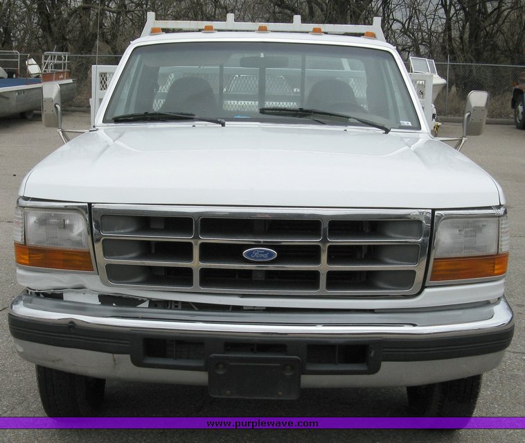 image for item 3543 1996 Ford F350 pickup truck