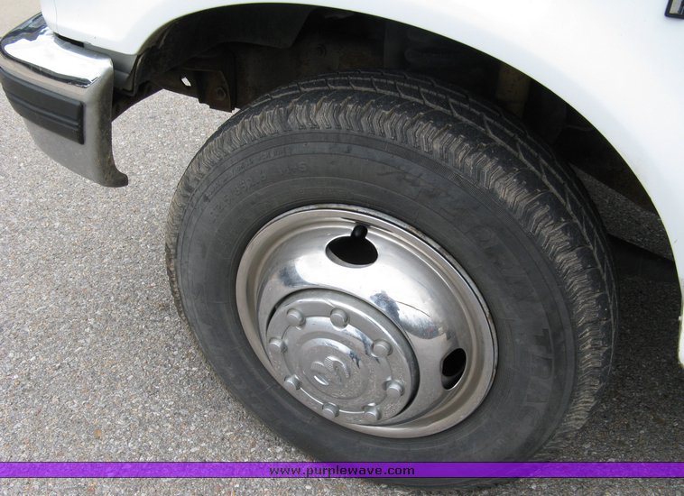 image for item 3543 1996 Ford F350 pickup truck