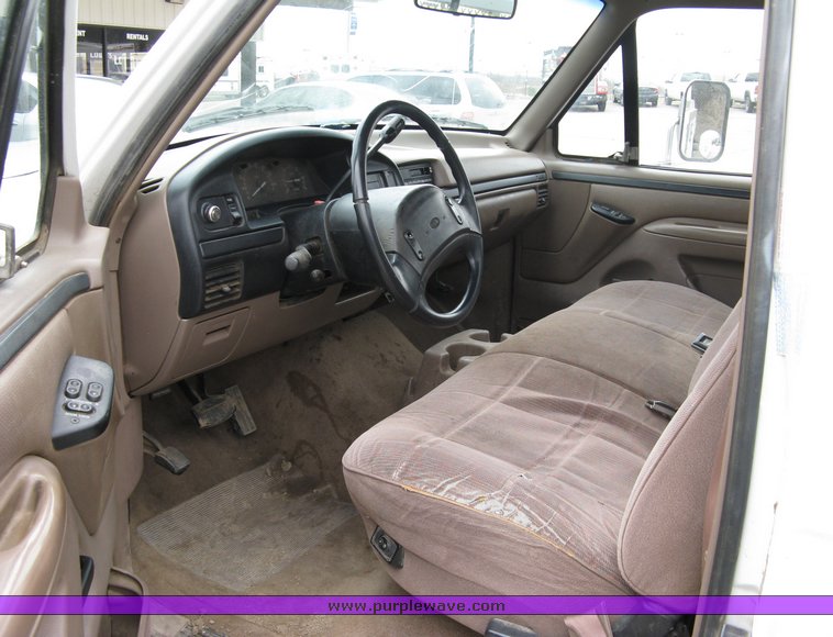 image for item 3543 1996 Ford F350 pickup truck