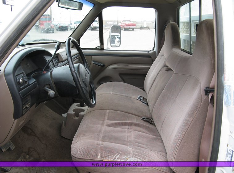 image for item 3543 1996 Ford F350 pickup truck