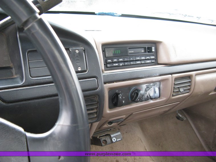 image for item 3543 1996 Ford F350 pickup truck