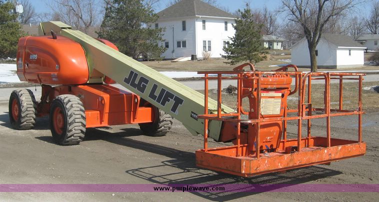 image for item 3946 1999 JLG 600S boom lift