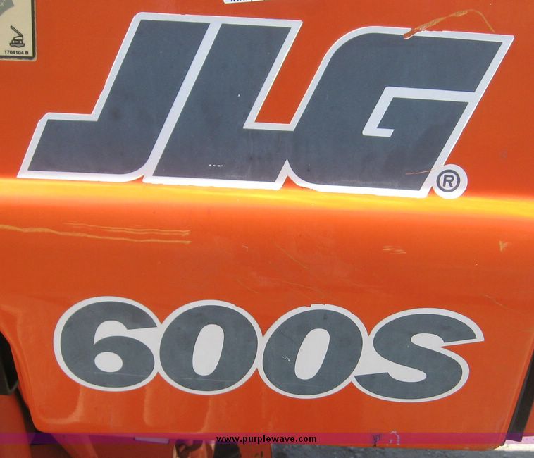 image for item 3946 1999 JLG 600S boom lift