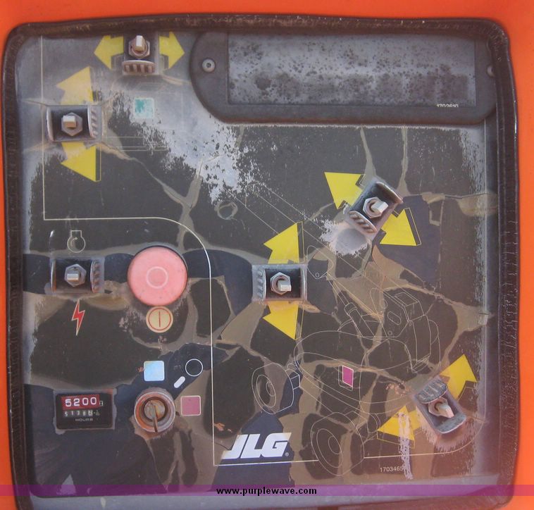 image for item 3946 1999 JLG 600S boom lift