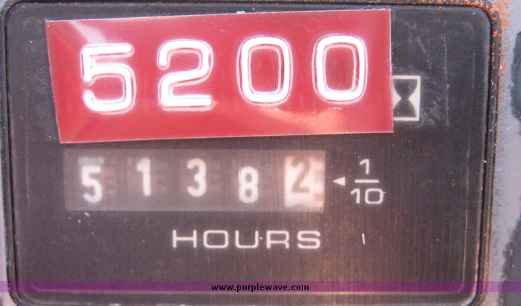 image for item 3946 1999 JLG 600S boom lift