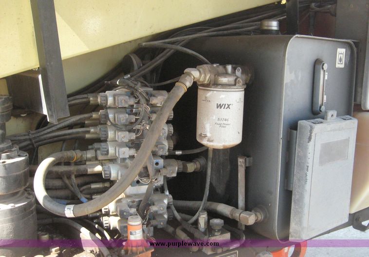 image for item 3946 1999 JLG 600S boom lift