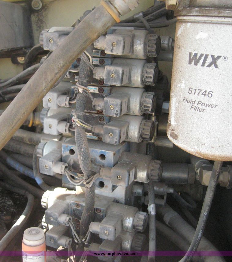 image for item 3946 1999 JLG 600S boom lift