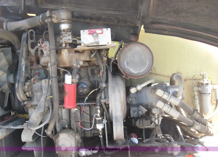 image for item 3946 1999 JLG 600S boom lift