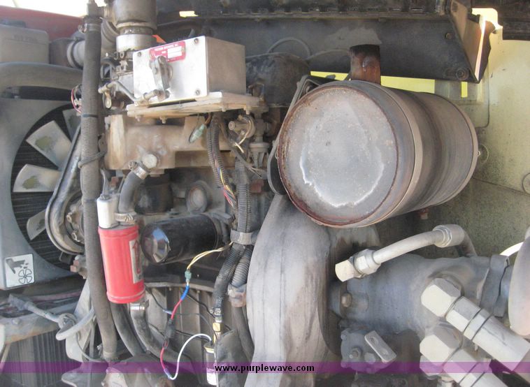 image for item 3946 1999 JLG 600S boom lift