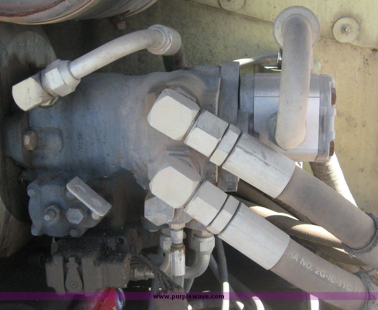 image for item 3946 1999 JLG 600S boom lift