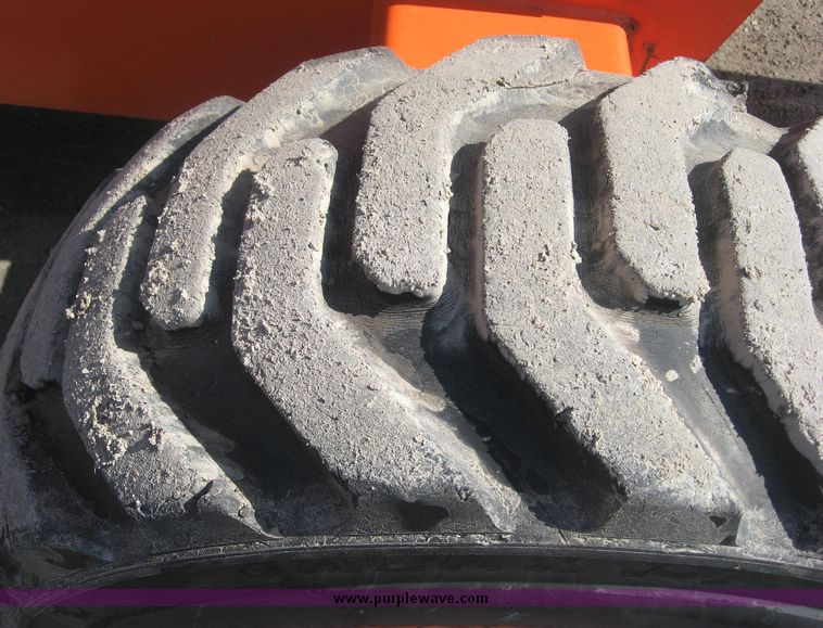 image for item 3946 1999 JLG 600S boom lift