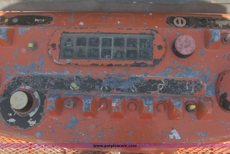 image for item 3946 1999 JLG 600S boom lift