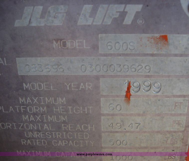 image for item 3946 1999 JLG 600S boom lift