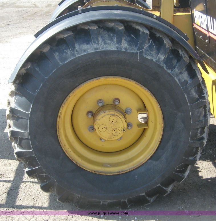 image for item 3948 2001 Caterpillar TH83 telehandler
