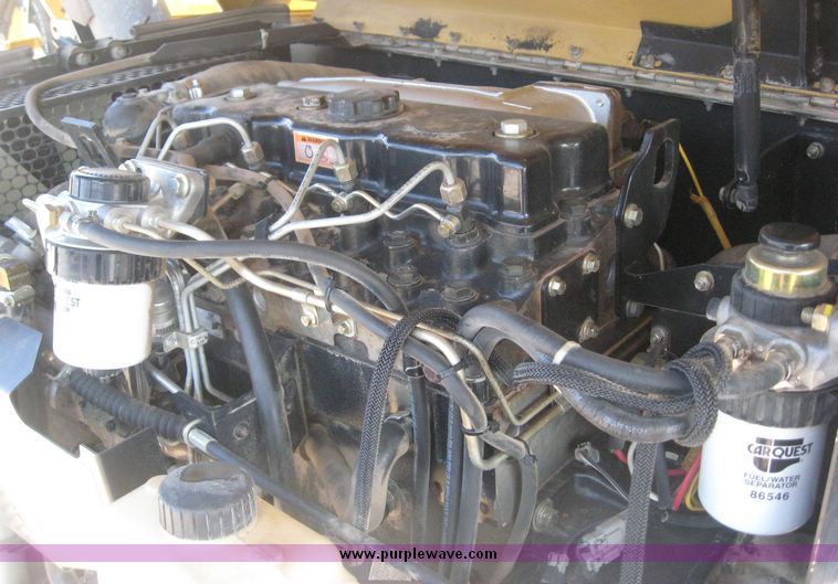 image for item 3948 2001 Caterpillar TH83 telehandler