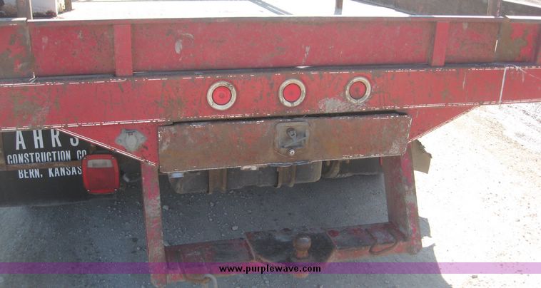 image for item 3949 1999 Ford F-350 Suder Duty pickup with custom flatbed