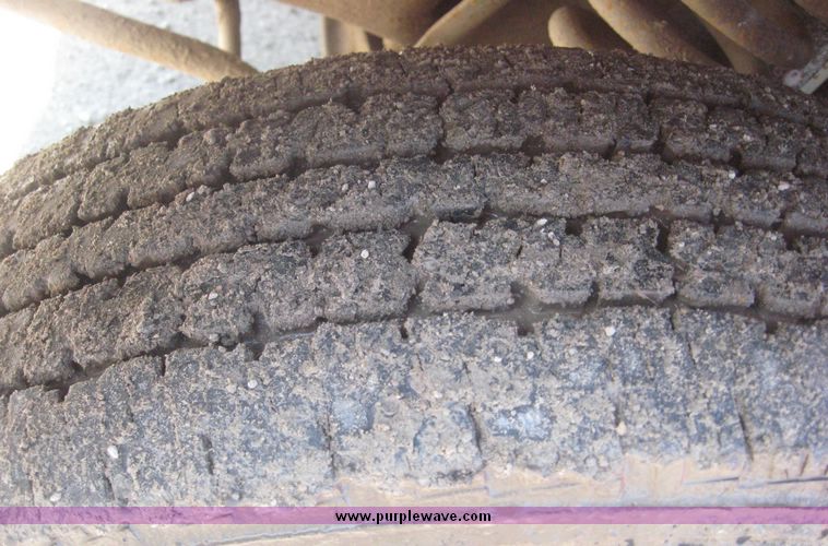 image for item 3950 1992 Ford F-350 pickup with custom 12' flatbed