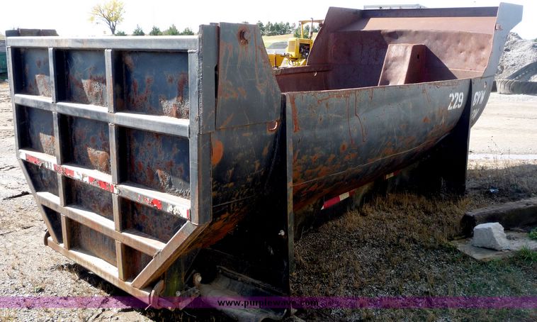 image for item 4032 15' barrel bed with end gate