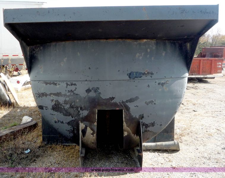 image for item 4032 15' barrel bed with end gate