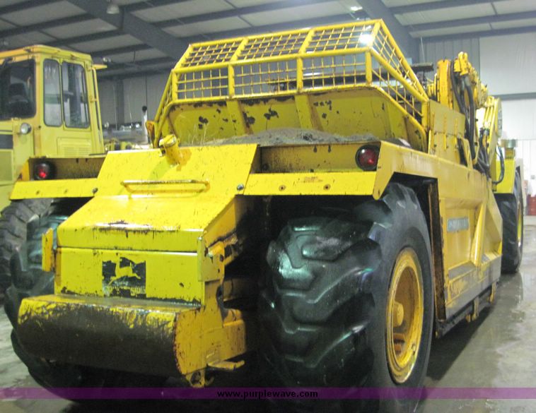 image for item 4582 1980 John Deere 762 paddle scrapper