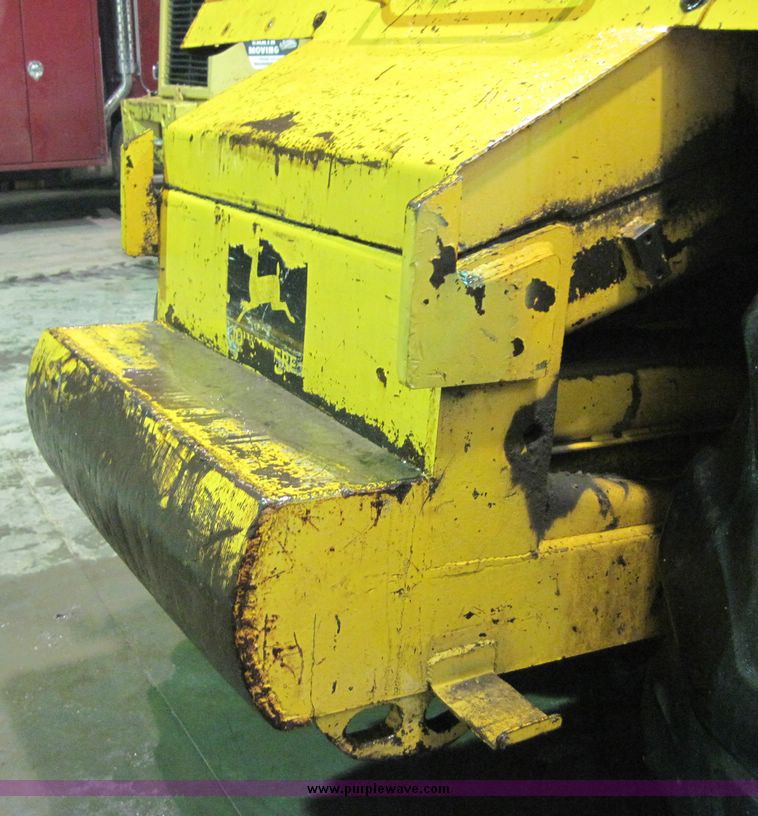 image for item 4582 1980 John Deere 762 paddle scrapper