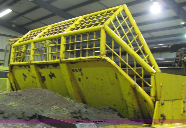 image for item 4582 1980 John Deere 762 paddle scrapper