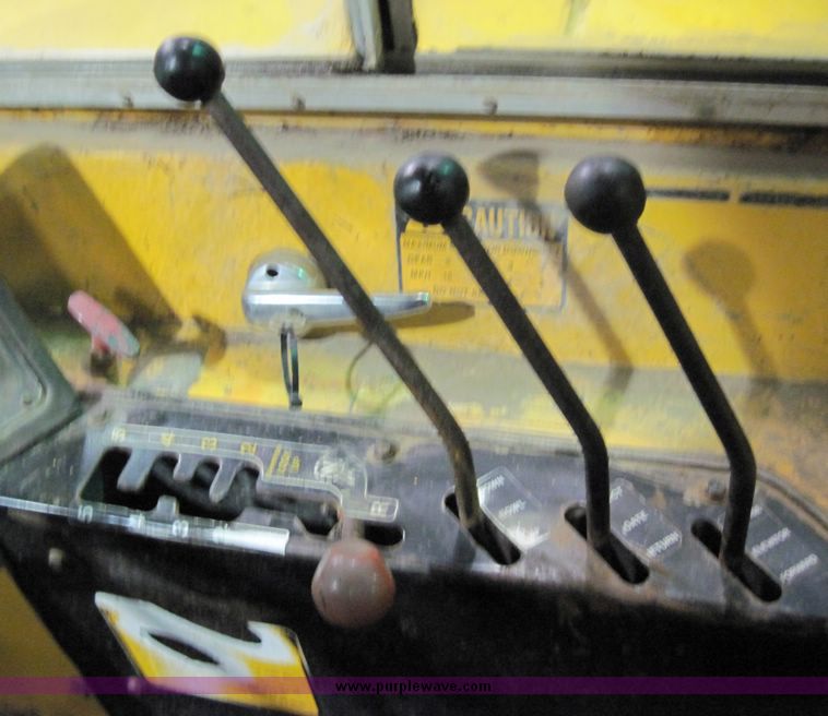 image for item 4582 1980 John Deere 762 paddle scrapper