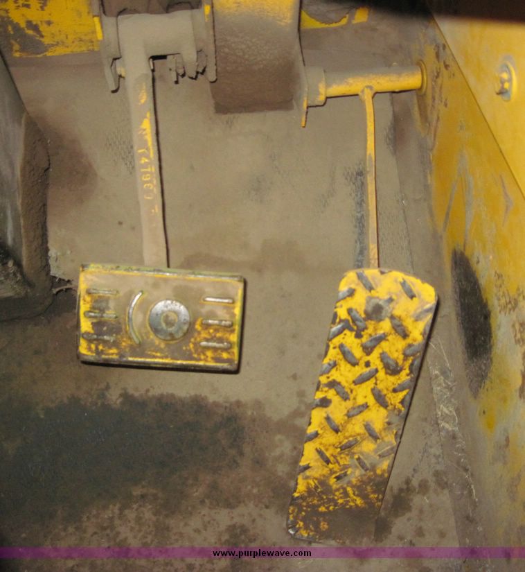 image for item 4582 1980 John Deere 762 paddle scrapper