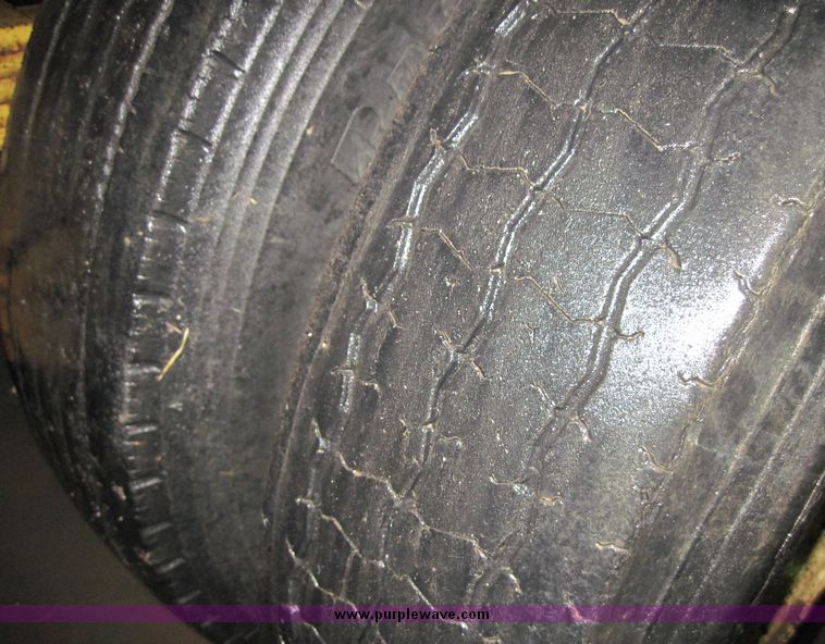 1997 Cmi Load King 2060402 belly dump trailer in Moundridge, KS