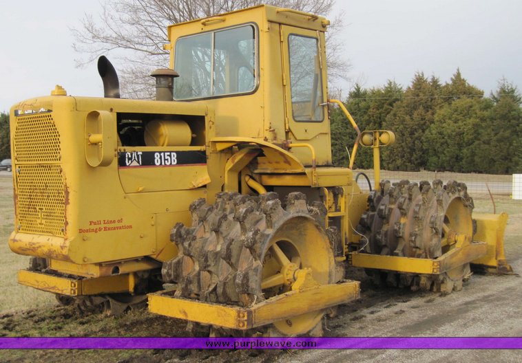image for item 4585 Caterpillar 815 compactor
