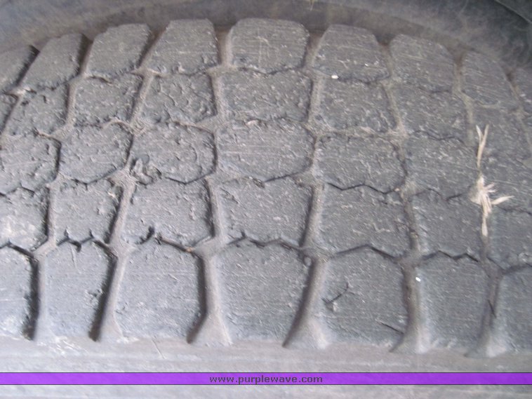 image for item 4586 1982 Mack RD600 water truck