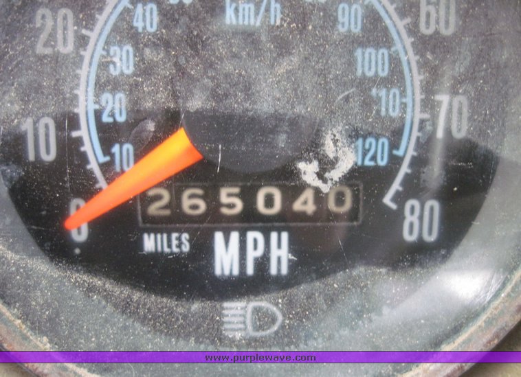 image for item 4586 1982 Mack RD600 water truck