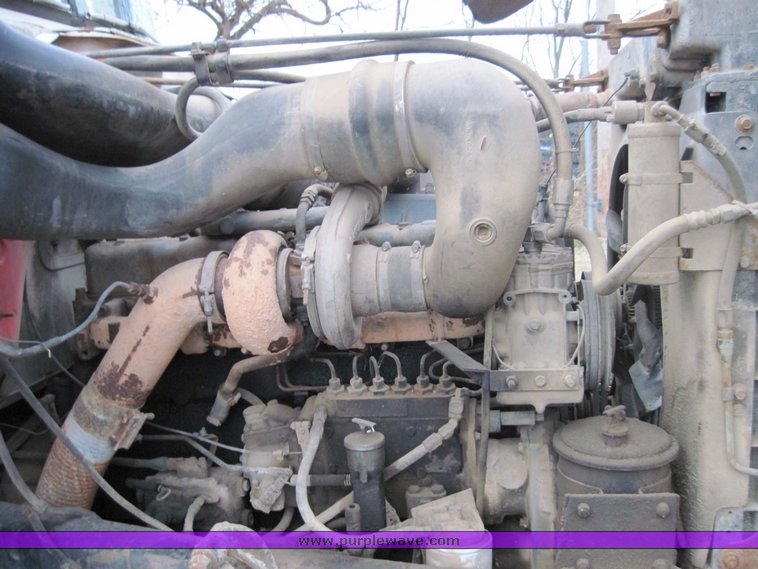 image for item 4586 1982 Mack RD600 water truck