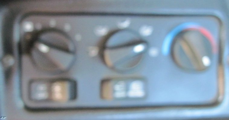 image for item 4678 2000 Peterbilt Conventional 379 semi