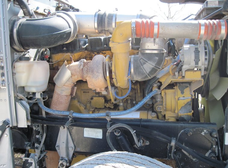 image for item 4678 2000 Peterbilt Conventional 379 semi