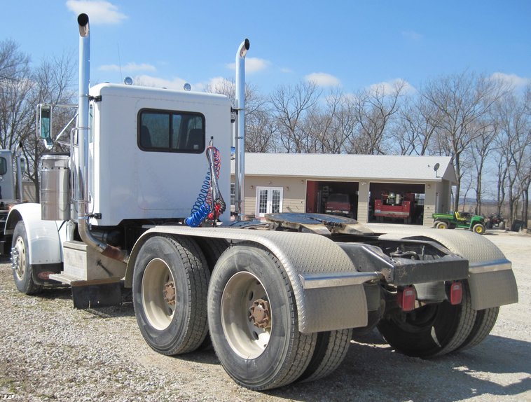 image for item 4679 1990 Peterbilt Conventional 379 semi