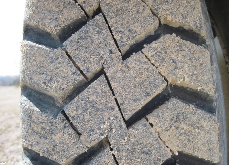 image for item 4680 1999 Peterbilt Conventional 357 semi