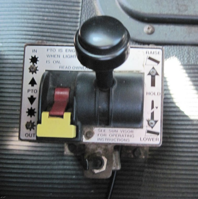 image for item 4681 1999 Peterbilt Conventional 379 semi